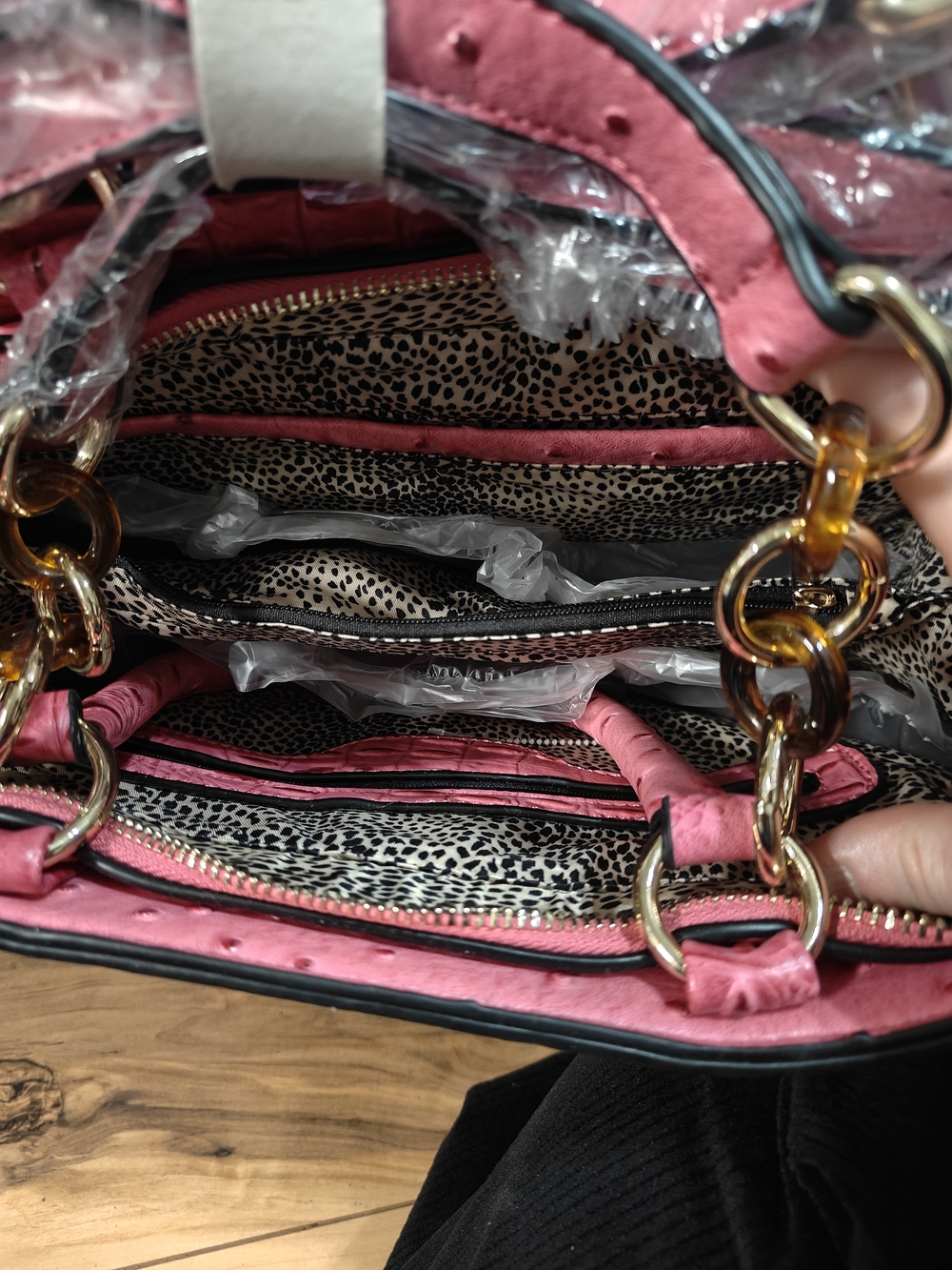Pink Textured Tote Handbag - Picture 3 of 4
